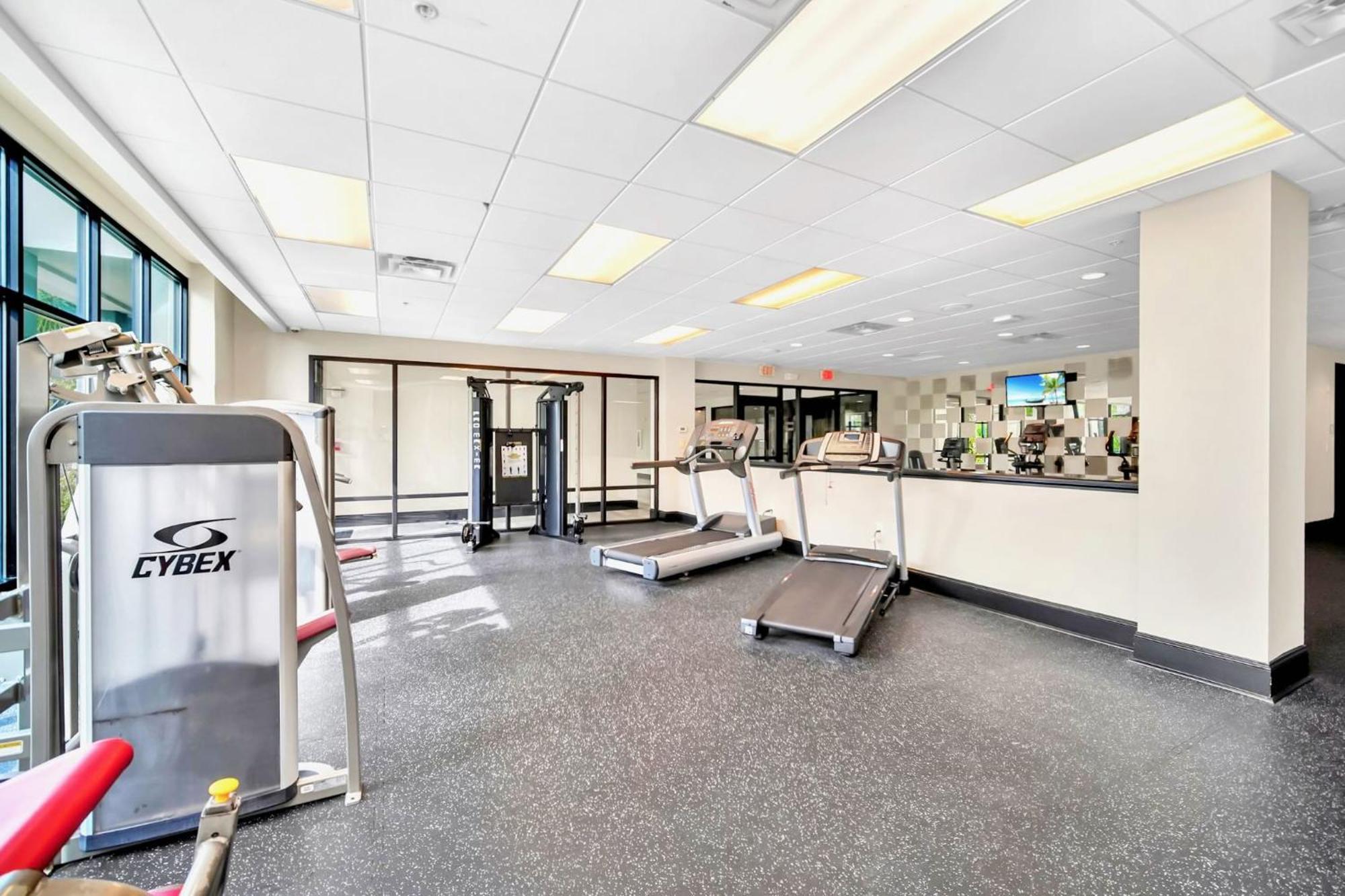 Cozy 2Br Condo - Private Balcony - Near Disney オーランド エクステリア 写真