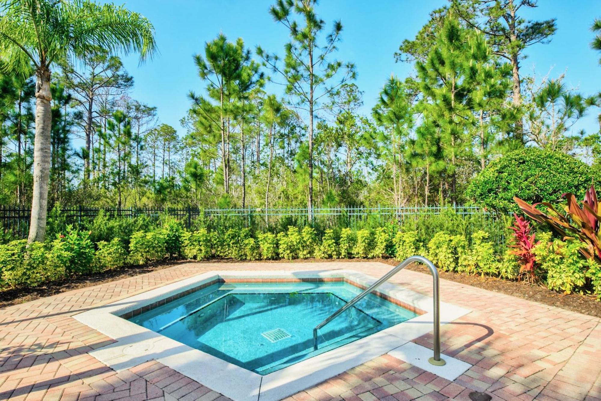 Cozy 2Br Condo - Private Balcony - Near Disney オーランド エクステリア 写真