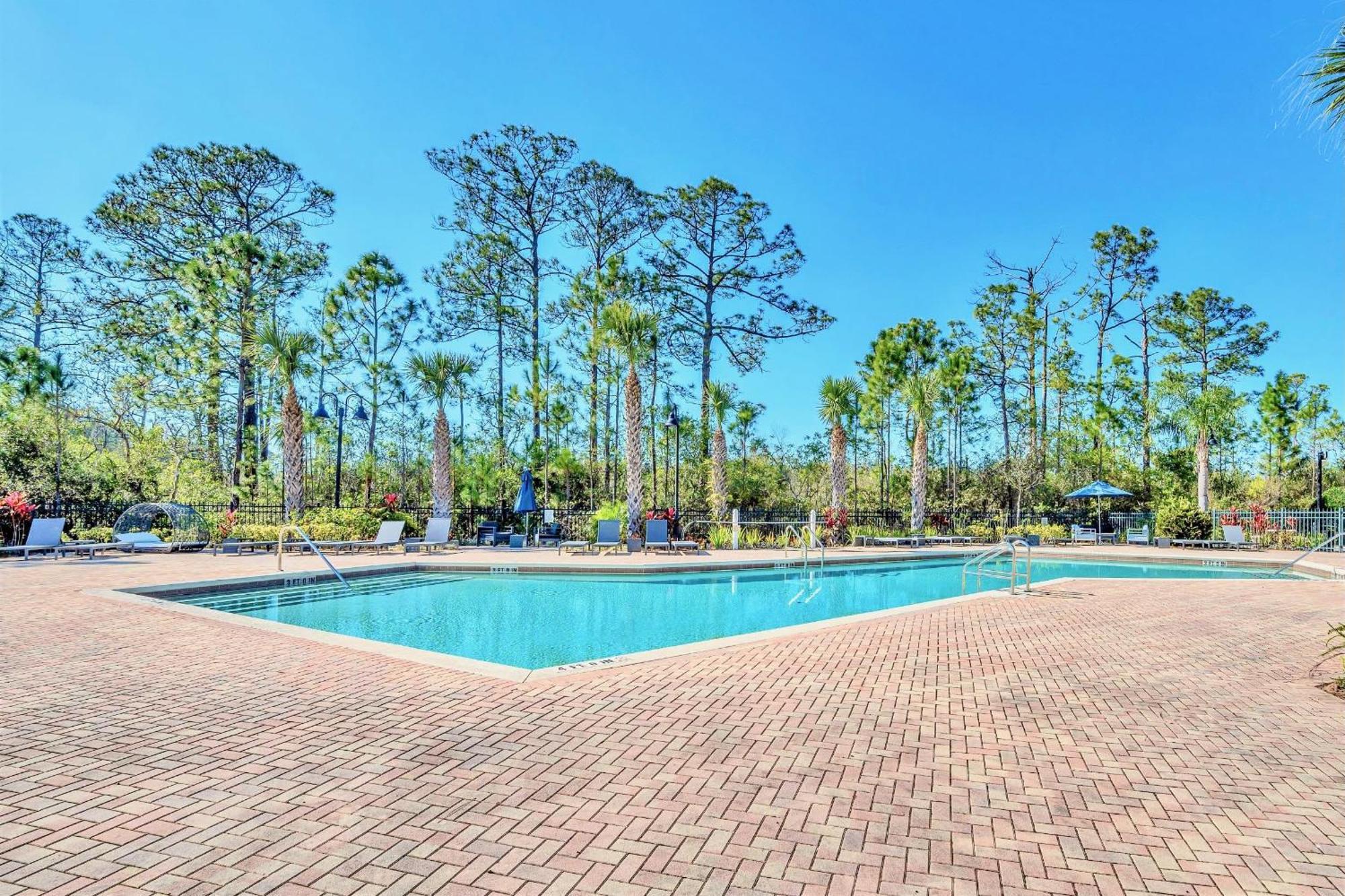 Cozy 2Br Condo - Private Balcony - Near Disney オーランド エクステリア 写真