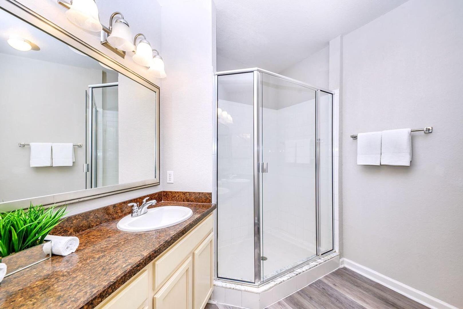 Cozy 2Br Condo - Private Balcony - Near Disney オーランド エクステリア 写真