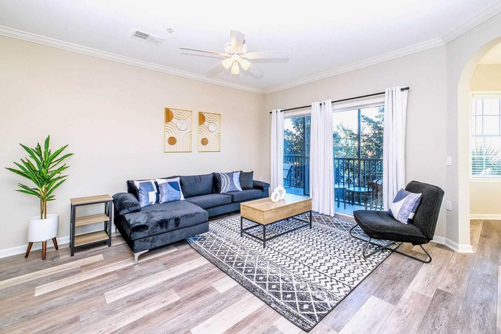 Cozy 2Br Condo - Private Balcony - Near Disney オーランド エクステリア 写真