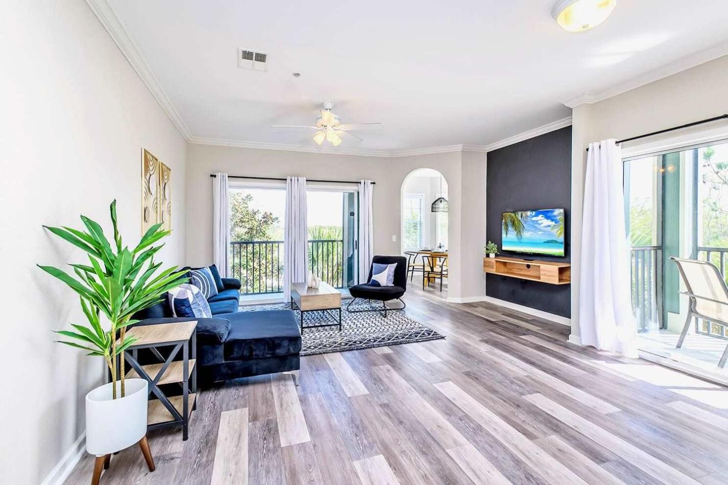 Cozy 2Br Condo - Private Balcony - Near Disney オーランド エクステリア 写真
