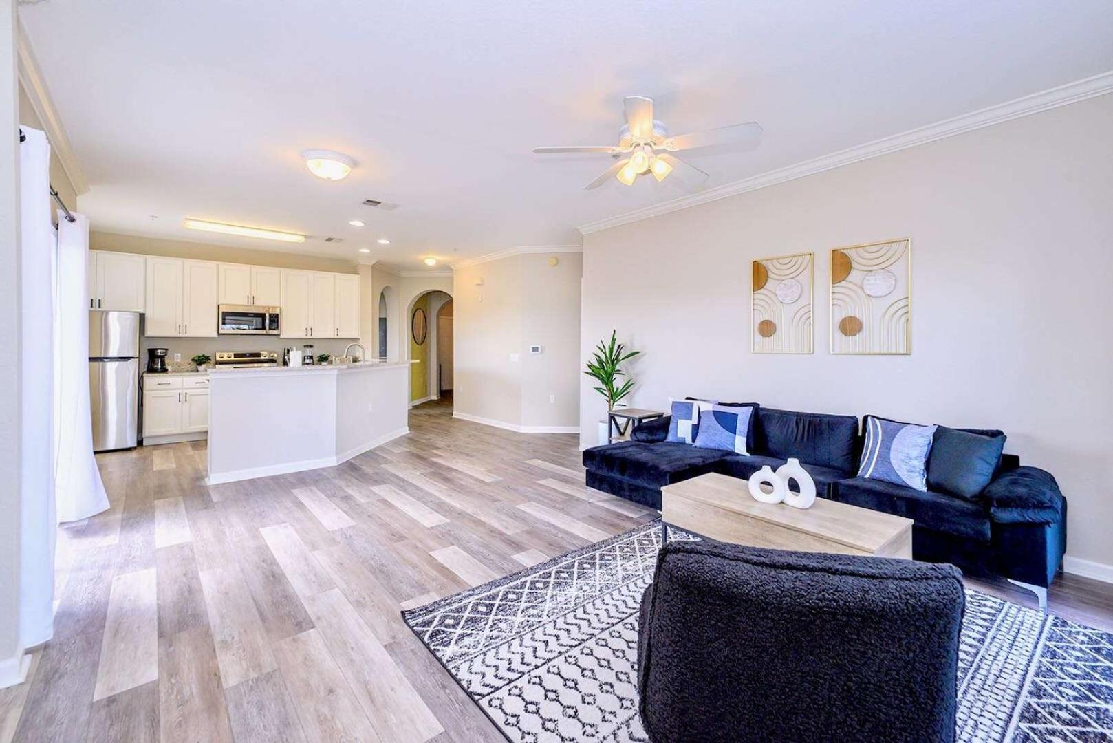 Cozy 2Br Condo - Private Balcony - Near Disney オーランド エクステリア 写真